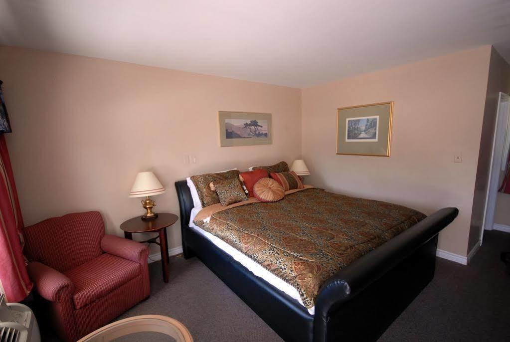 Kitchener Motel Luaran gambar